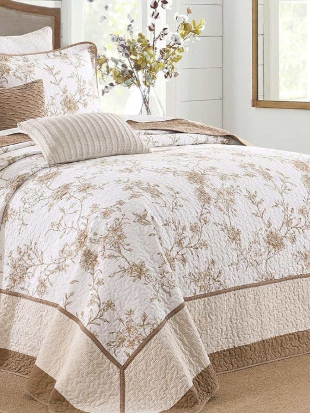 Reversible Floral Quilted 3pcs Bedding Set - Cream/Tan Beautiful